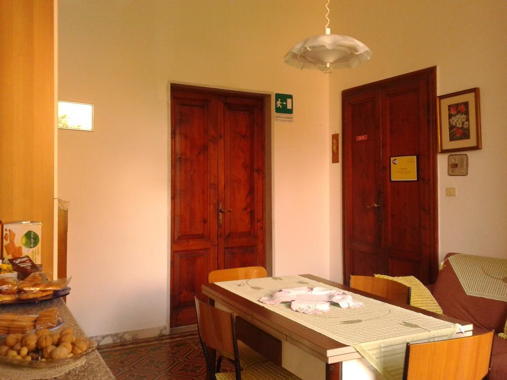 Eco B&B I Due Oleandri Марина-ди-Каррара Экстерьер фото